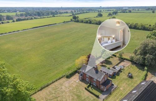 Martlesham Heath House | 3 Bed in Rushmere St. Andrew oc-1lux