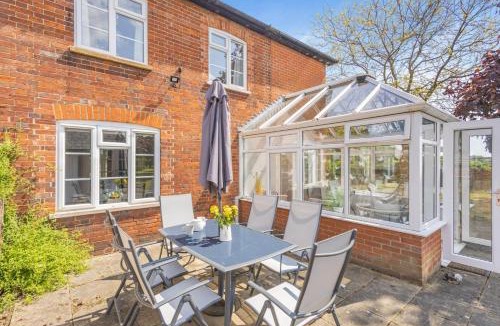 Martlesham Heath House | 3 Bed in Rushmere St. Andrew oc-1lux