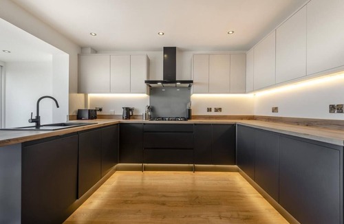 Rustington Cottage | 3 Bed in Rustington (oc-p45430)
