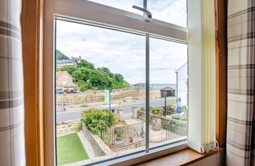 Sandsend Cottage | 3 Bed in Sandsend (oc-wa081)