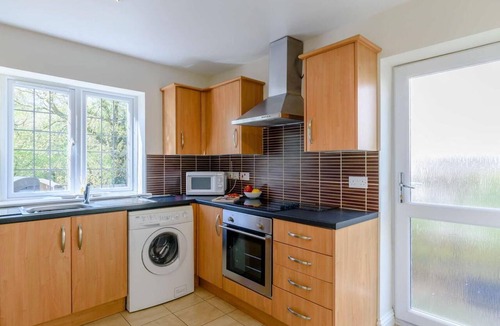 Amroth Cottage | 3 Bed in Stepaside (oc-fb047)
