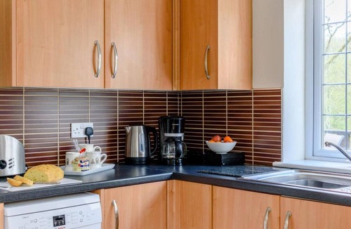 Amroth Cottage | 3 Bed in Stepaside (oc-fb047)