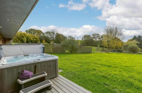 Tiverton Cabin | 3 Bed in Tiverton oc-59633