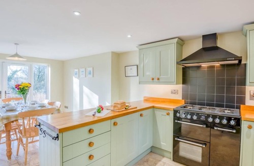 Wareham Cottage | 3 Bed in Wareham (oc-76648)