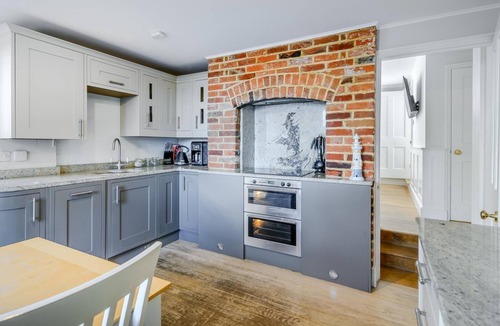 Whitstable Cottage | 3 Bed in Whitstable (oc-o28123)