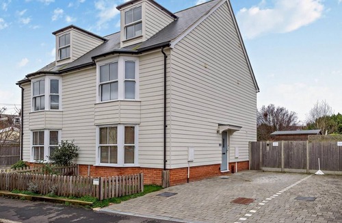 Whitstable Cottage | 3 Bed in Whitstable (oc-91063)
