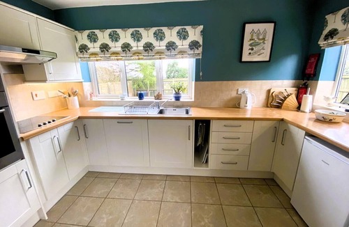 Wighton Cottage | 3 Bed in Wighton (oc-kt085)
