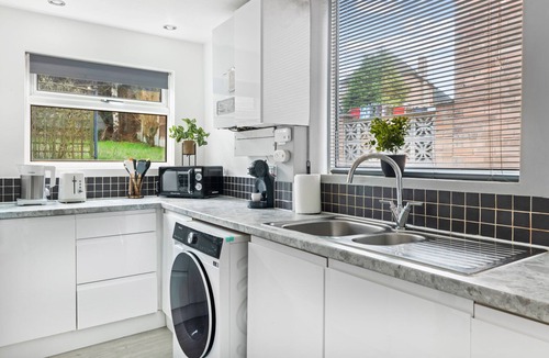 Nottingham House | 3 bed - Sleeps 7 - Modern & Comfort