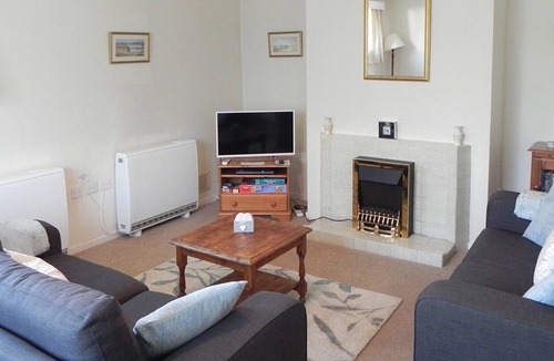 Barton-on-Sea Cottage | 3 bedroom accommodation in Barton-on-Sea