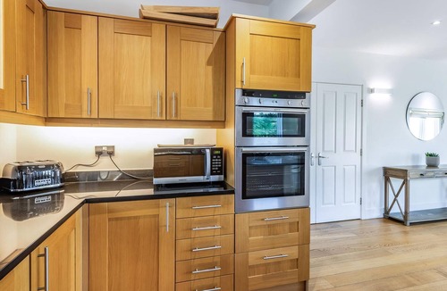 South Cerney Cottage | 3 bedroom accommodation in South Cerney, Cotswolds near Cirencester
