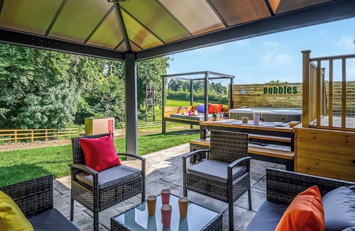 Raywell Ski Chalet | 3 bedroom accommodation in Raywell, Beverley