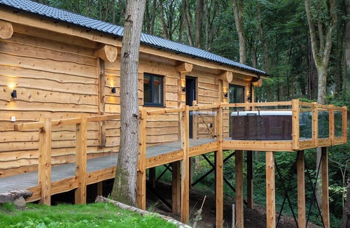 Overton-on-dee Ski Chalet | 3 bedroom accommodation in Ellesmere