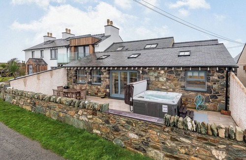 Holyhead Cottage | 3 bedroom accommodation in Penrhos Feilw, near Trearddur Bay