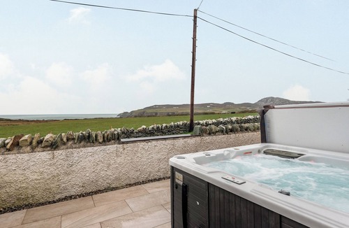 Holyhead Cottage | 3 bedroom accommodation in Penrhos Feilw, near Trearddur Bay