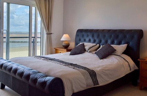 Llanelli Cottage | 3 bedroom accommodation in Llanelli