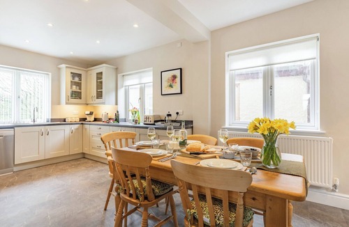 Malvern Cottage | 3 bedroom accommodation in Malvern