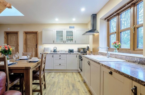 Arnold Cottage | 3 bedroom accommodation in Brandesburton, near Driffield