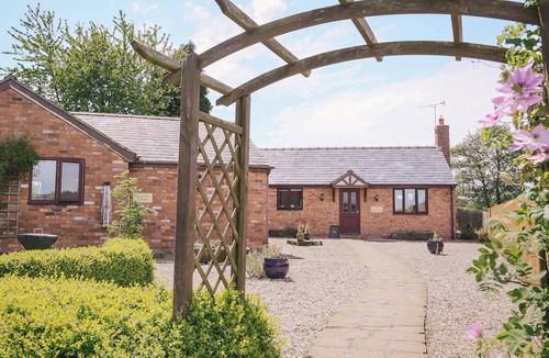 Malpas Cottage | 3 bedroom accommodation in Bickley, near Malpas