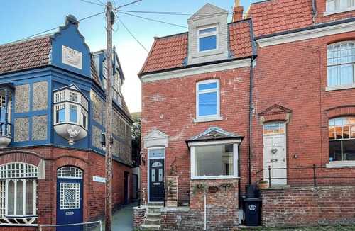 West Cliff Cottage | 3 bedroom accommodation in Whitby