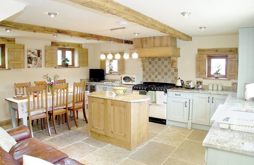 Crynant Cottage | 3 bedroom accommodation in Crynant, near Neath