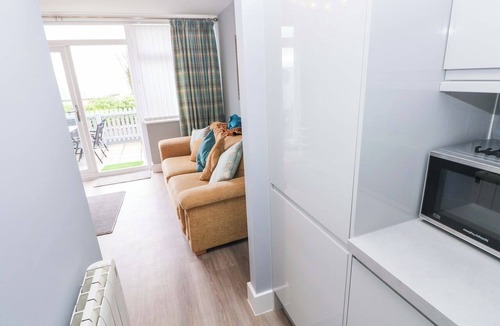 Pembroke Cottage | 3 Devon Court
