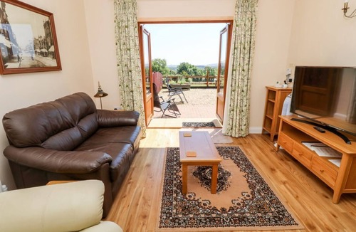 Ryde Cottage | 3 The Stables: A Ryde Gem