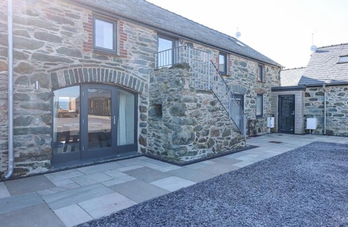Llanfaethlu House | 3 Trem y Mor