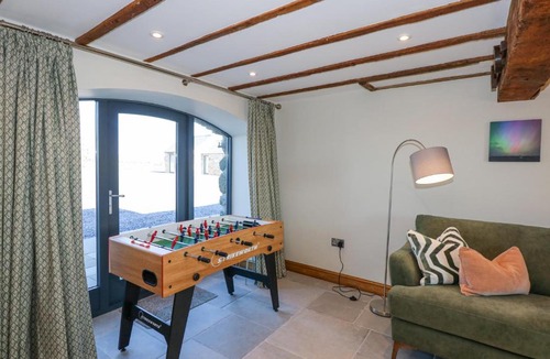 Llanfaethlu House | 3 Trem y Mor