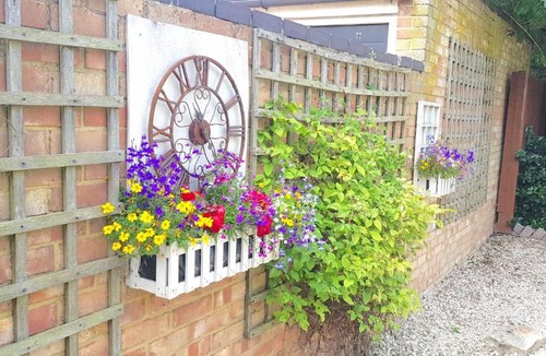 Stanwell House | (31Denman) Dreams Serviced Accommodations-Sunbury/Heathrow