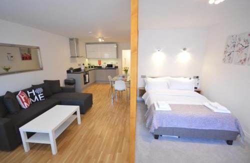 Soho Apartment | 3A Soho Studios 3rd floor by Indigo Flats