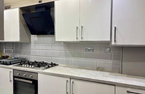 Birmingham House | 4 Bed House-Sleeps 7-Free Parking
