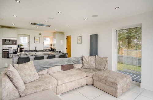 Abernethy Cottage | 4 Bed in Abernethy (oc-f34739)