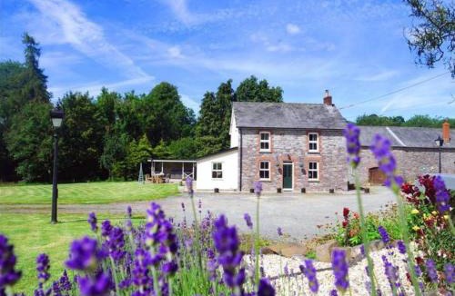 Defynnog House | 4 Bed in Brecon oc-bn151