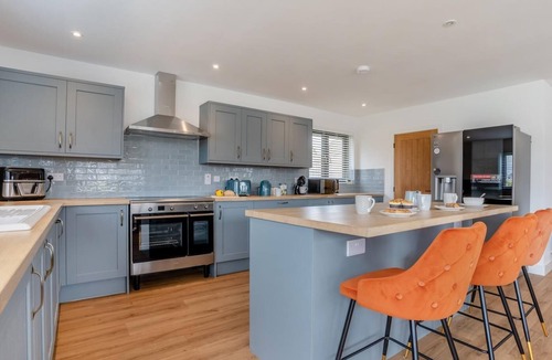 Brecon House | 4 Bed in Brecon (oc-m32973)