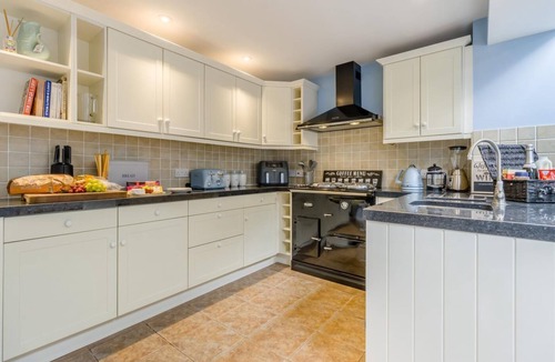 Whitchurch Cottage | 4 Bed in Bronington (oc-g32599)