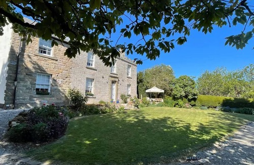 Peak District National Park Cottage | 4 Bed in Castleton (oc-s36311)