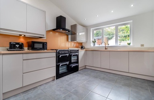 Halesworth Cottage | 4 Bed in Halesworth (oc-l29115)