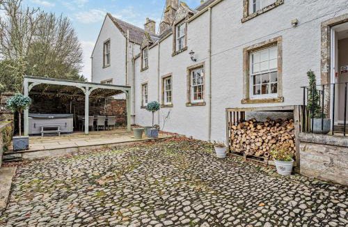 Hawick House | 4 Bed in Hawick oc-95765
