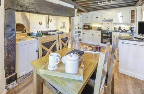 Honiton Cottage | 4 Bed in Honiton (oc-o32661)