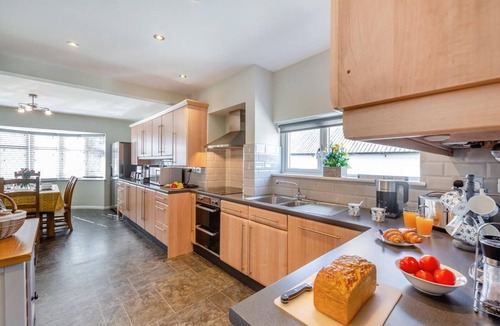 Llanbedrog Cottage | 4 Bed in Llanbedrog (oc-e33453)