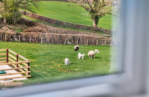 Llansantffraid-ym-Mechain Cottage | 4 Bed in Llansantffraid (oc-g38212)