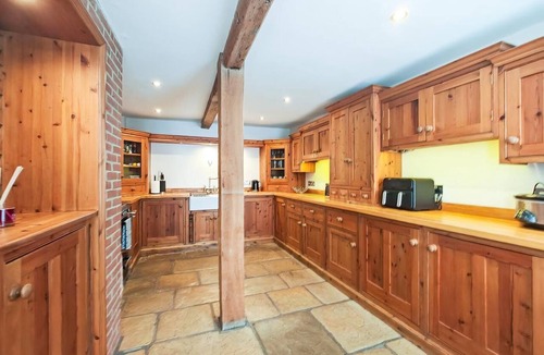 New Forest District Cottage | 4 Bed in Lymington (oc-c41423)