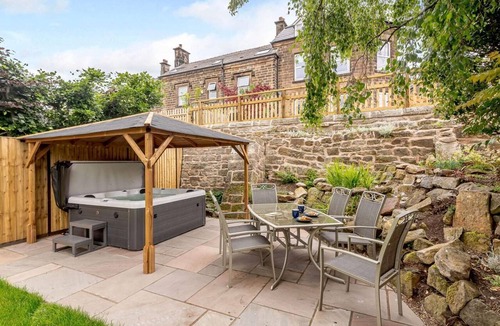 Matlock Cottage | 4 Bed in Matlock (oc-88011)