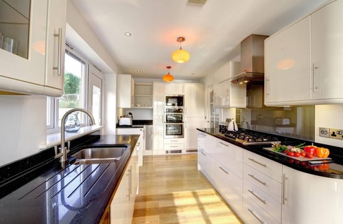 Mawgan Porth Cottage | 4 Bed in Mawgan Porth (oc-p00611)