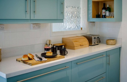 Trenance Cottage | 4 Bed in Mawgan Porth (oc-d26830)