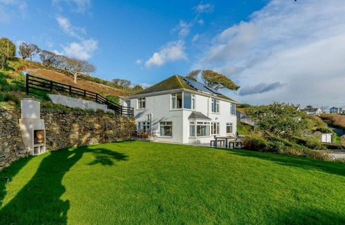 Trenance Cottage | 4 Bed in Mawgan Porth (oc-d26830)