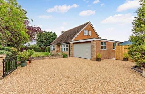Great Broughton House | 4 Bed in Middlesbrough oc-96213