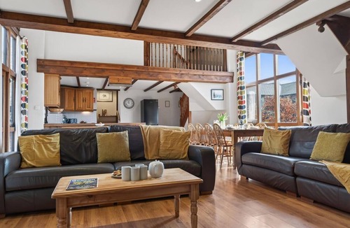 Porchfield Cottage | 4 Bed in Newport (oc-88913)