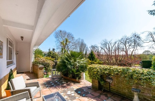 Ovingdean House | 4 Bed in Ovingdean (oc-bbvale)