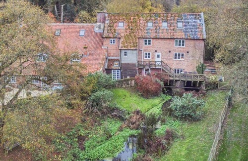 Foxley Cottage | 4 Bed in Reepham (oc-497)